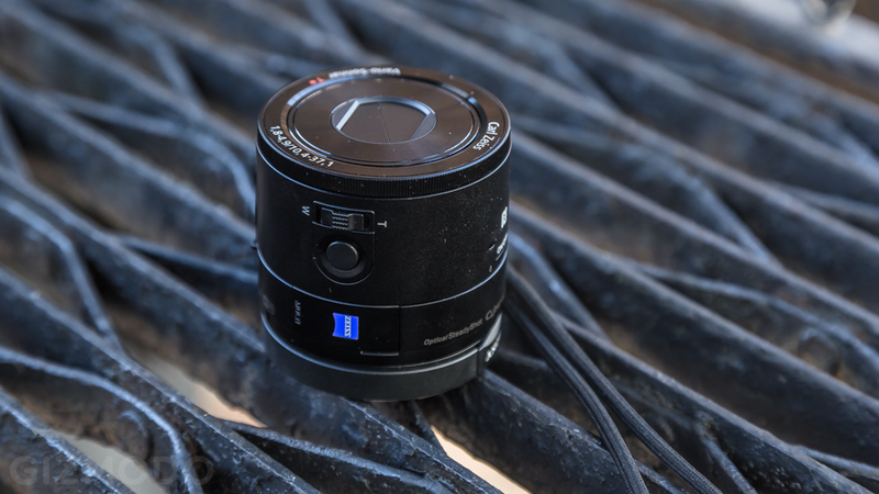 Illustration for article titled Sony QX100 Review: Glorious Photos, Painful Package